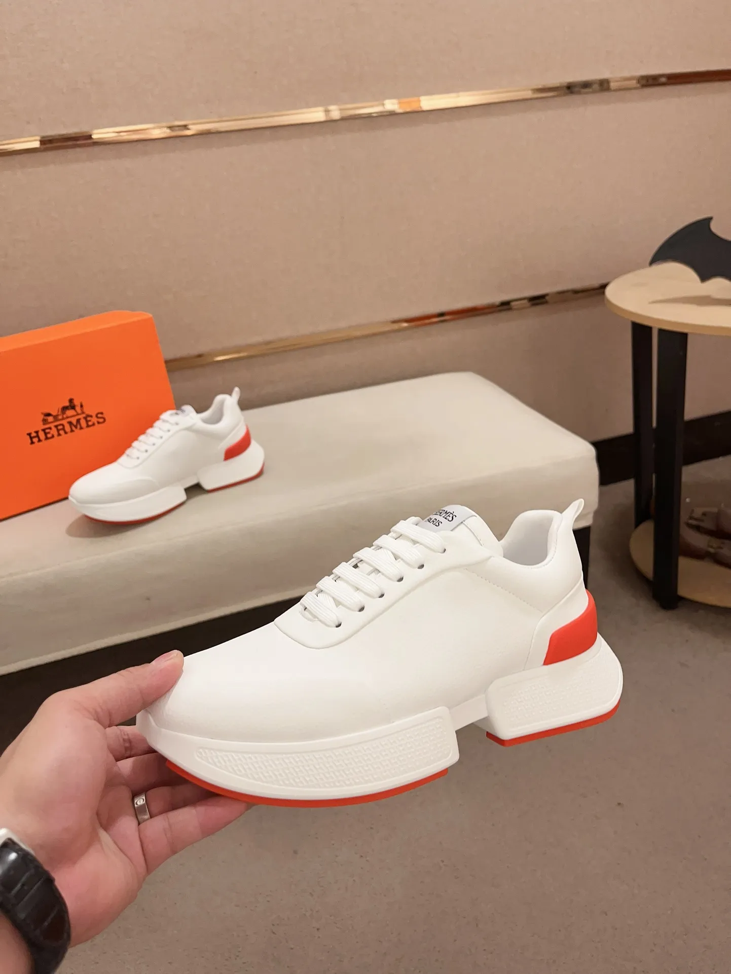 Men's clothing and shoes💰: 442💰《HERMES》【Classic original single version】Hermès; top 🔝purchase agent🔍🔍men's latest 🇺🇸 counter sales simultaneously, imported from Italy original ▲▲cowhide ▲▲ (high-end, nobility, class) ) Exquisite workmanship (Italian 🇮🇹 imported water-dyed 🐂 cowhide lining) sole: original sole provided by the original factory, ⚠️exclusive double-layer activity·TPR·rubber·combined molded outsole; super comfortable·wear-resistant·non-slip·environmental protection The real thing is more beautiful if you take the real thing (high quality, follow the order). You can enter and exit the counter at will * Number of yards: 38-44 (45 can be customized and cannot be returned or exchanged)